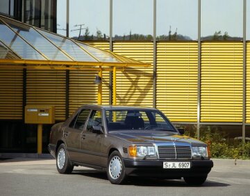 Mercedes-Benz 250 D Turbo Limousine,
W 124, 1987