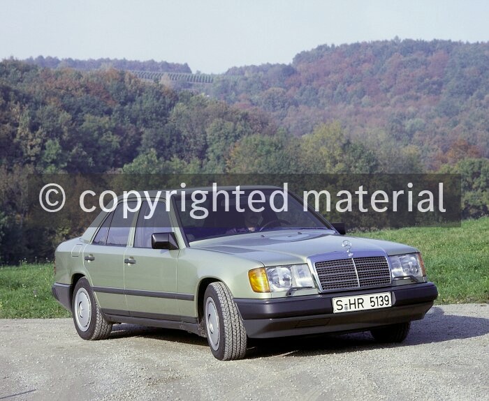 84F277 200 D, saloon - W 124