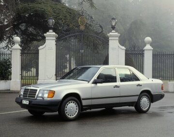 Mercedes-Benz saloon, W 124, 1985