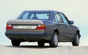 Mercedes-Benz 250 D Turbo Limousine,
W 124, 1988