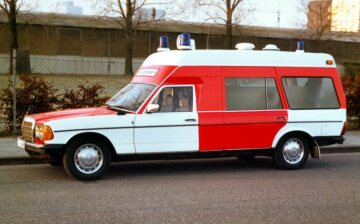 Mercedes-Benz Limousine der Baureihe 123. Fahrgestell für Sonderaufbauten Miesen, 1976