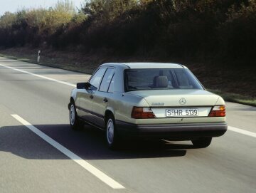 Mercedes-Benz 250 D saloon,
W 124, 1985