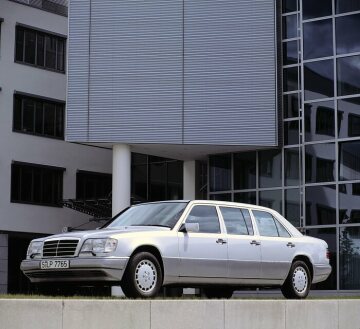 Mercedes-Benz E 250 Diesel
Limousine mit langem Radstand, V 124, 1993