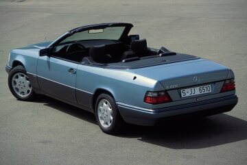 Mercedes-Benz Typ E 220 Cabriolet, Baureihe 124