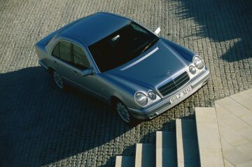 Mercedes-Benz E 320
saloon, Elegance, 210 series, 1994