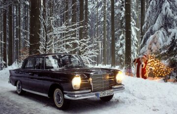 Weihnachten 1999. Mercedes-Benz Typ 230 S (W 111).