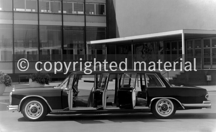 600 Pullman limousine (6 doors)