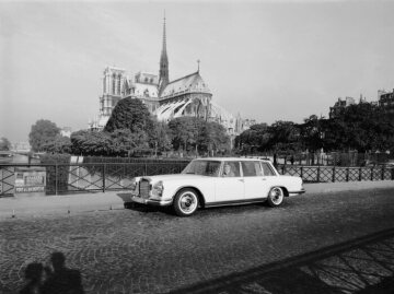 Mercedes-Benz Typ Mercedes-Benz Typ 600 Limousine aus dem Jahre 1963 (Notre Dame in Paris)