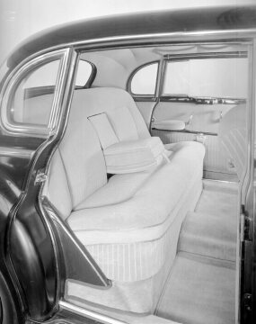 Mercedes-Benz 300 b, 125 PS
Limousine, W 186 
Bauzeit: 1954 bis 1955