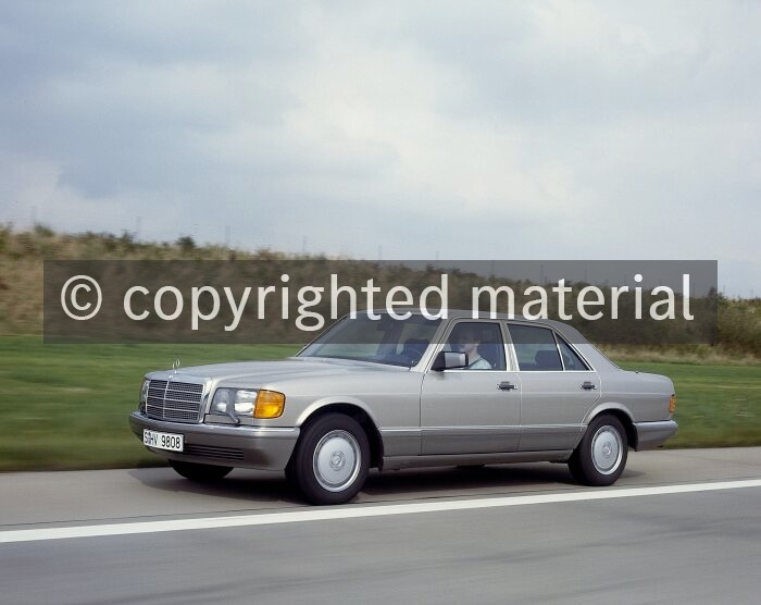 86F245 Mercedes-Benz Limousine der Baureihe 126