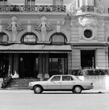 Mercedes-Benz 450 SEL 6.9
Sedan from 1975
Hotel de Paris in Monte Carlo