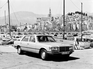 Mercedes-Benz  450 SEL 6.9 ist das Spitzenmodell der 8 Typen umfassenden S-Klasse, 1975.