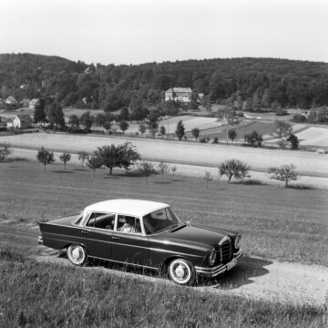 Mercedes-Benz 220 Sb / 220 SEb, 1959
Im Tal der jungen Donau zwischen Tuttlingen und Sigmaringen.