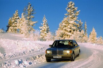 Mercedes-Benz S-Class Sedan (W 126) 