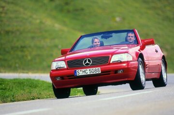 Mercedes-Benz SL 280,
Baureihe 129, 1995. Der SL 280 war von 1993 bis 2001 das Einstiegsmodell in die SL-Klasse.