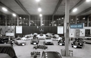 Mercedes-Benz Typ 300 SL. Der Mercedes-Benz Stand auf IAA in Stockholm 1956.