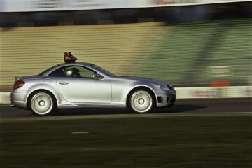 Mercedes-Benz SLK 55 AMG - Offizielles FIA Safety-Car in der Formel 1 zur Grand-Prix-Saison 2004.