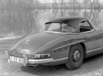Mercedes-Benz 300 SL Roadster with hardtop
W 198 series, 215 hp
1958