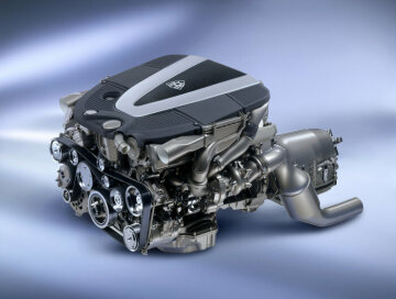 Maybach 12-Zylinder-Motor - 5,5 Liter Hubraum, zwei Turbolader, 405 kW/550 PS Leistung und 900 Nm Dehmoment, 2002