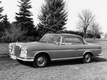 Mercedes-Benz 220 SEb Coupé 
Prototyp der Baureihe 111
1960