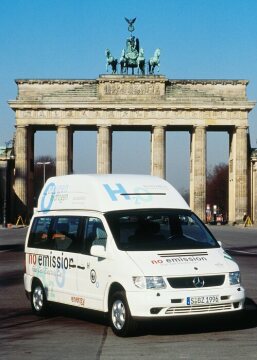 Daimler-Benz research vehicle NECAR II (New Electric Car) with fuel cell drive, based on the V-Class, 1996.