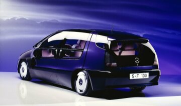 Das Mercedes-Benz Experimentalfahrzeug F 100 vorgestellt auf der Detroit Motor Show 1991, enthält viele neue Sicherheitskonzepte.