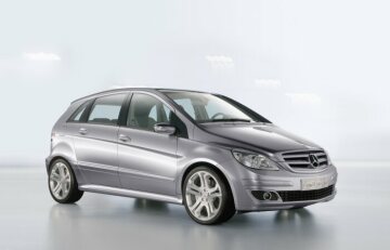 Mercedes-Benz B-Class, Sports Tourer, model series 245. Under the name "Vision B", an intelligent, compact and spacious layout concept for high driving comfort and utility value appears in 2004. At the same time, it exudes the dynamic and prestigious character of a Mercedes-Benz Saloon.