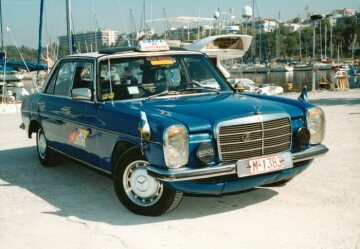 Der Mercedes-Benz Typ 240 D der Baureihe W 115 des griechischen Taxifahrers Gregorios Sachinidis aus Thessaloniki hat eine Laufleistung von 4,6 Mio. km. Dieser "Strich-Acht" ist damit zugleich der Mercedes-Benz mit der derzeit höchsten bekannten Kilometerleistung. Dieses Weltrekordfahrzeug unterstreicht mit seiner enormen Fahrleistung eindrucksvoll die sprichwörtliche Langlebigkeit von Mercedes-Benz Automobilen, die als Taxi sowohl das Straßenbild vieler deutscher Städte als auch internationaler Metropolen prägen. Herr Sachinidis hatte sein Fahrzeug 1981 in Deutschland mit ca. 220.000 km auf dem Tachometer übernommen und es nach Thessaloniki überführt. Dort hat er den Wagen bis zum Juli 2004 rund um die Uhr als Taxi betrieben.