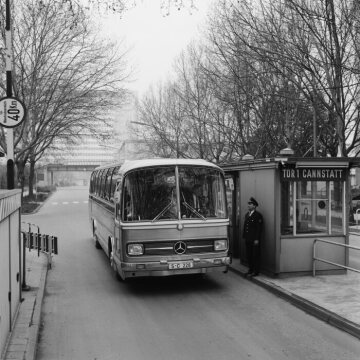 Mercedes-Benz O 302 
Reiseomnibus im Werk Untertürkheim
1969
Anlässlich der 19. Internationale Omnibuswoche in Nizza