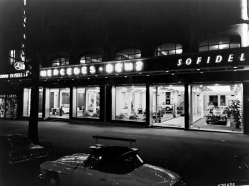 Mercedes-Benz agency Sofidel in Paris, approx. 1970