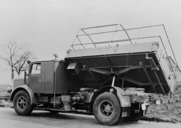 Mercedes-Benz LK 6500 (L 54), motorhydraulischer Zweiseitenkipper des Reichsautobahn Winterdienstes mit OM 57-Dieselmotor, 6,5 to Nutzlast