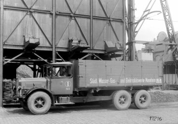 Mercedes-Benz NK 56, hydraulischer Dreiseitenkipper der Städt. Wasser- Gas- und Elektrizitätswerke Mannheim mit M 36-Benzinmotor, 8,5 to Nutzlast