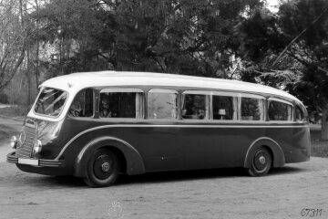 Mercedes-Benz OP 3750 (L 64), Conference and saloon bus of the Reichspost with OM 67/3-dieselengine, lightweight steel structure bodywork from Gaggenau plant