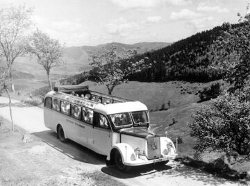 Mercedes-Benz O 3750 (L 64), Allwetteromnibus der Reichsbahn mit OM 67/3-Dieselmotor, Leichtstahlaufbau Werk Gaggenau