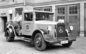 Mercedes-Benz Lo 2000 (L 60), Gully-Entleerungswagen mit Benzinabscheider der Stadtgemeinde Breslau mit OM 59-Dieselmotor, 2 to Nutzlast