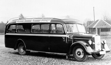 Mercedes-Benz Lo 2600 (L 60), Allwetteromnibus mit OM 65-Dieselmotor, Aufbau Kässbohrer