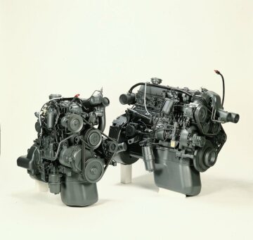 Mercedes-Benz "3 series" engine which meets the Euro 2 standard, 1993