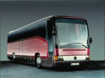The new Mercedes-Benz 404 touring coach, 1991.