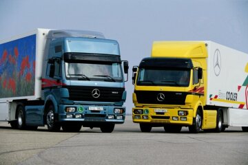 Mercedes-Benz 1838 S, 1853 S 
Sattelzugmaschine,
1994