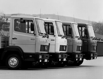 Mercedes-Benz Pritschenwagen ''Leichte Klasse'' 
Typenreihe LN 2 wird auf der Einfahrbahn vorgestellt
1984