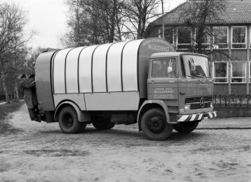 Mercedes-Benz LPKO 1213
KUKA-Müllwagen mit 11,3-qm Volumen
1965