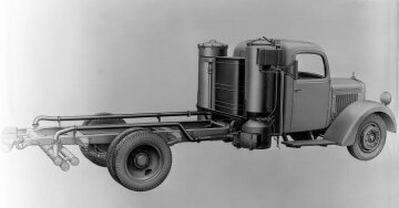 Mercedes-Benz L 3000 (L 59), Chassis mit 4-Zylinder-Sauggasmotor und Holzgasgeneratoranlage, 3 to Nutzlast