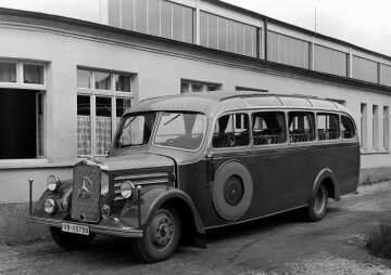 Mercedes-Benz O 2600 (L 60), Allwetteromnibus der Firma Franz Rahner Oberweier mit OM 65/3-Dieselmotor, Aufbau Drögmöller