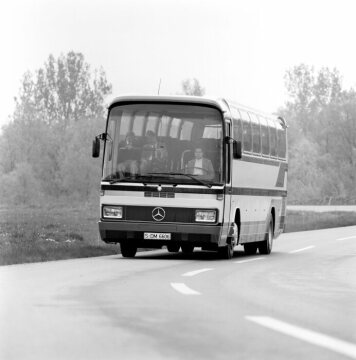 Mercedes-Benz O 303 RHD  
Hochdecker mit Panoramascheibe