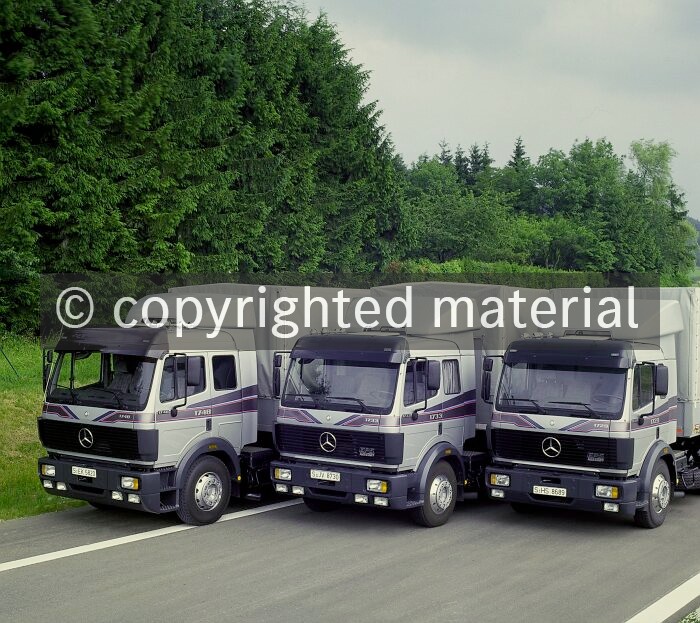 88F305 Mercedes-Benz 1748, 1733 and 1729