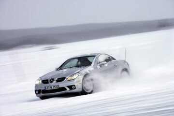 Mercedes-Benz SLK 55 AMG
Driving fun and perfection at the Arctic Circle
AMG Winter Sporting event Sweden 2006