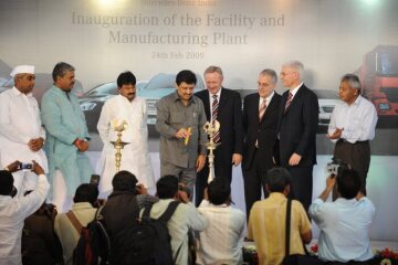 Mercedes-Benz India plant, Opening of the plant in Pune:
(left to right) Digambar Bhegde - MLA (Maval), Shri Shivajirao Adhalrao Patil - Member of Parliament , Shri Diliprao Mohite Patil - Hon Member of Legislative Assembly Khed, Shri Ashok Chavan-Hon. Chief Minister of Maharashtra , Mercedes-Benz India was represented by Dr. Joachim Schmidt, Chairman of the Board, Prof. Dr. Eberhard Haller, Member of the Board, and Dr. Wilfried Aulbur, Managing Director and CEO.