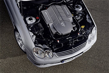 Mercedes-Benz C 55 AMG Saloon, W 203 model series, engine compartment