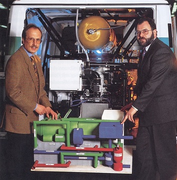 Daimler-Benz Brennstoffzellen-Fahrzeug mit dem Namen NECAR 1 (New Electric Car) auf der Basis des Mercedes-Benz 100 aus dem Jahr 1994.