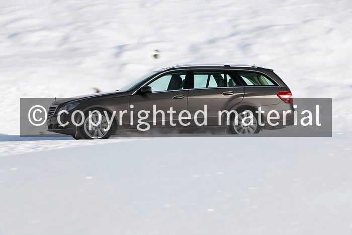 Mercedes Benz W212 - Jahr 2013, Avantgarde-Ausstattung, beigefarbenes Leder  Luxus-Interieur - E-Klasse 250 CDI, Sonderanfertigungen - von Mitarbeitern  hergestelltes Auto Stockfotografie - Alamy